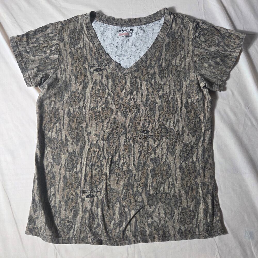 Magellan Outdoors Womens L V-Neck Camo T-Shirt Mossy Oak Bottomland Hunt Gear